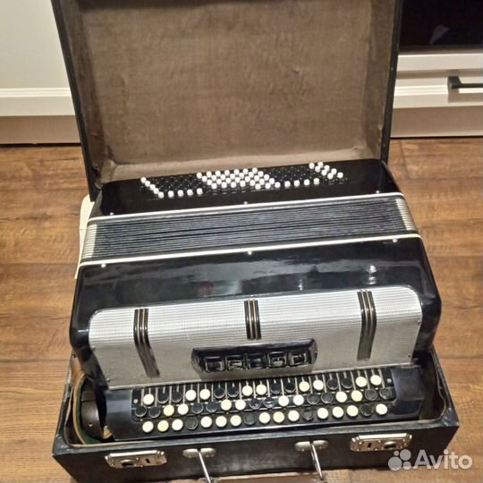 Продается баян в чемодане