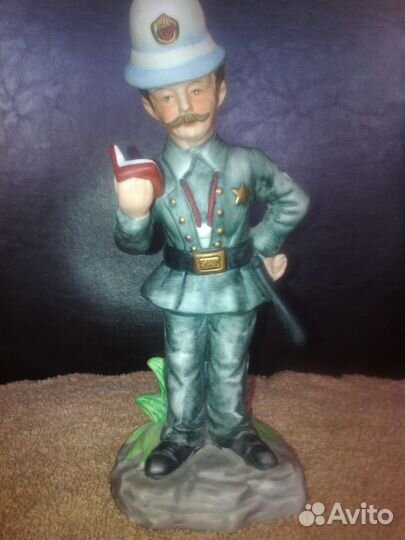 Статуэтка Жандарм