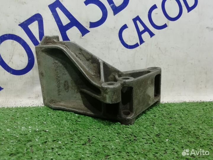 Кронштейн генератора ford taurus 3,0