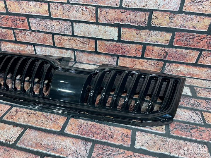 Решётка радиаторная чёрная шкода октавия А7 рестай