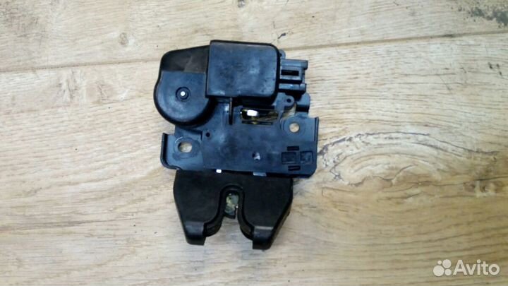 Замок крышки багажника Ниссан Теана J 33