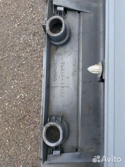 Накладка на порог правая Toyota Prius 3 ZVW30