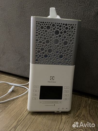 Воздухоувлажнитель Electrolux yogahealthline EHU-3
