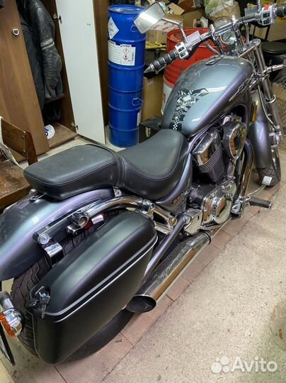 Suzuki Boulevard S83