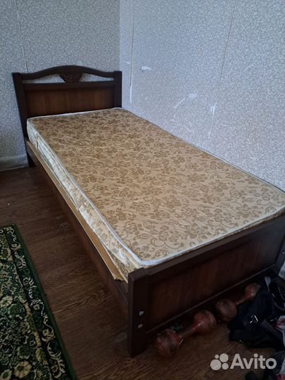 Кровать с матрасом бу