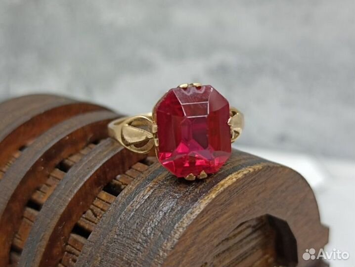 Золотое кольцо 583 пробы, массой 4,1 грамма (19Р)