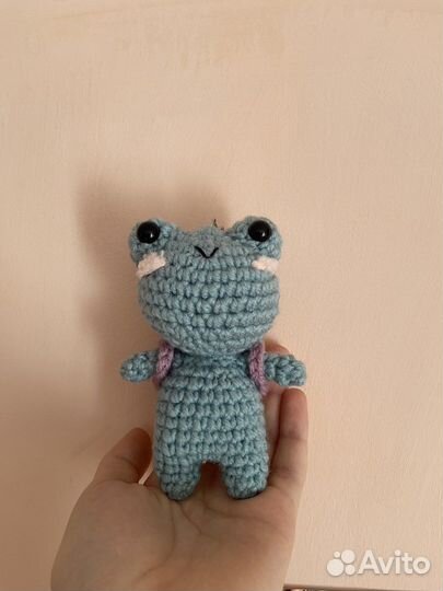 Вязаный брелок игрушка жабка лягушка
