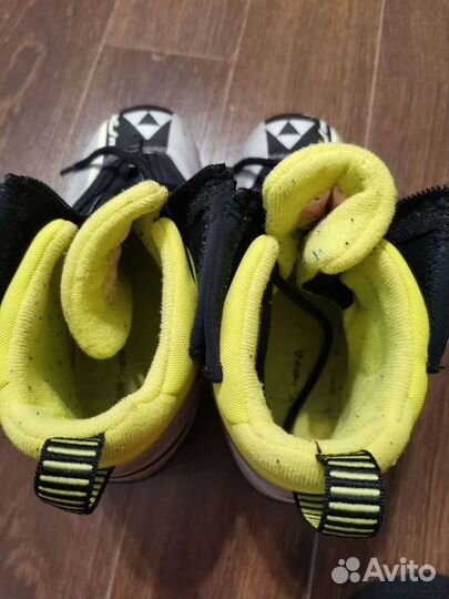 Лыжные ботинки