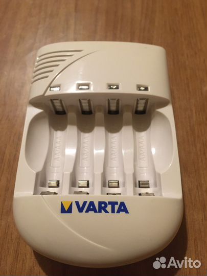 Зарядное устройство varta модель 57048