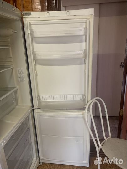 Холодильник бу indesit