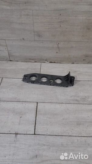 Кронштейн радиатора левый Hyundai Santa Fe 4 С