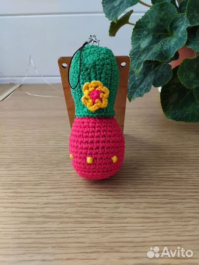 Брелок матрешка, вязаная матрешка