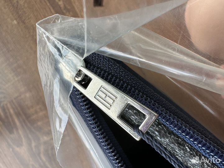 Сумка для ноутбука новая tommy hilfiger оригинал