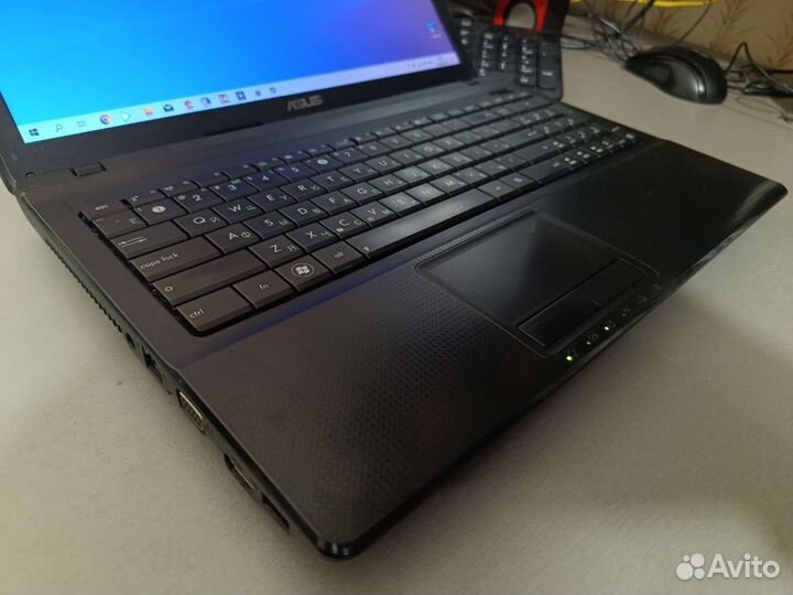 Asus: 15,6, core i3, HD 3000, 8gb, Ssd+hdd