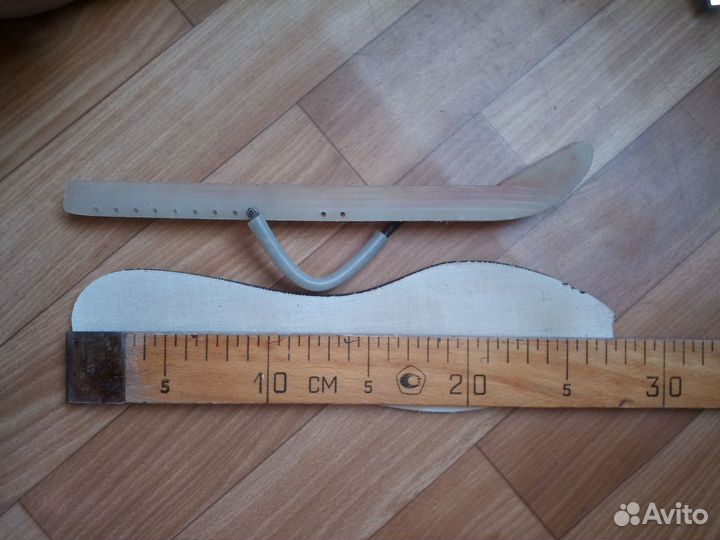 Коньки фигурные женские Botas