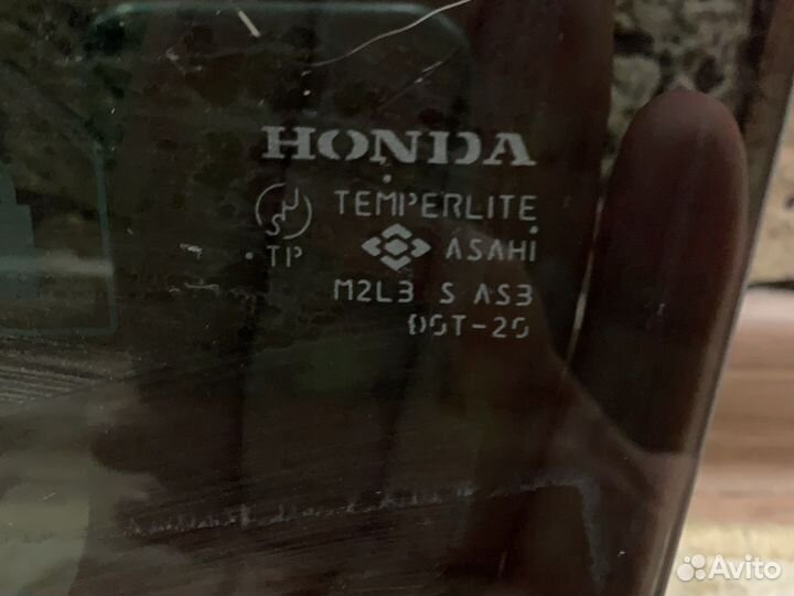 Стекло заднее левое honda