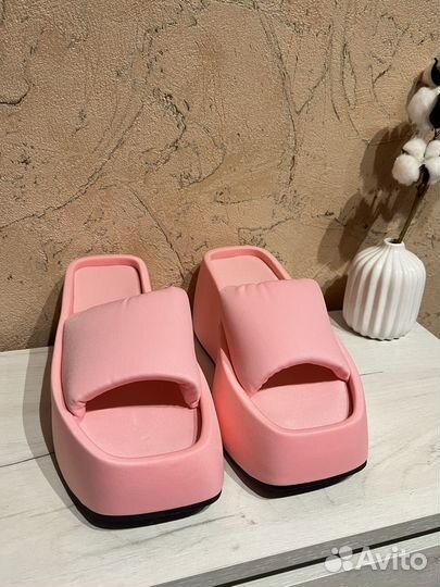 Трендовые босоножки на платформе