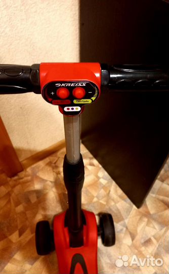 Детский самокат с паром и музыкой