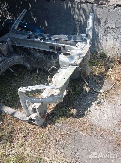 Передняя четверть левая, правая Hyundai elantra 3