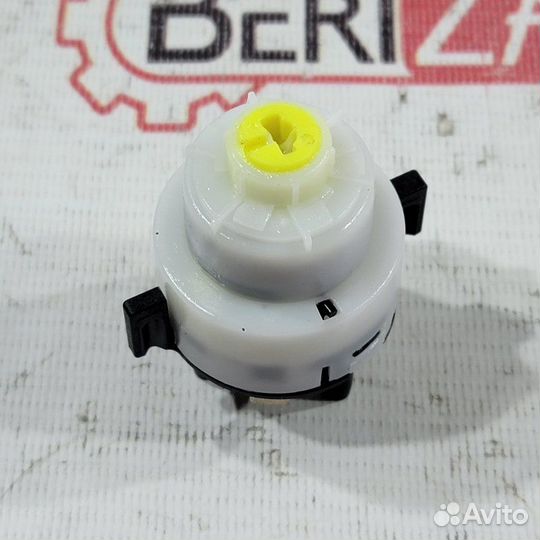 Группа контактная замка зажигания Skoda Octavia A4