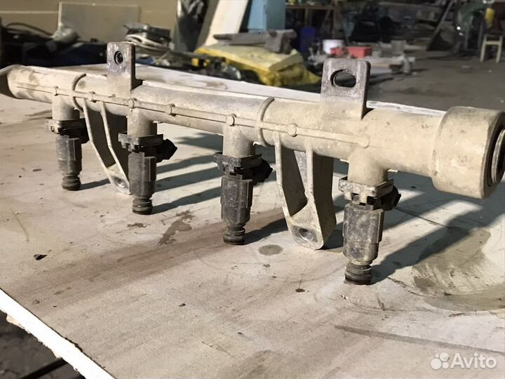 Топливная рампа с форсунками hyundai accent 1,5