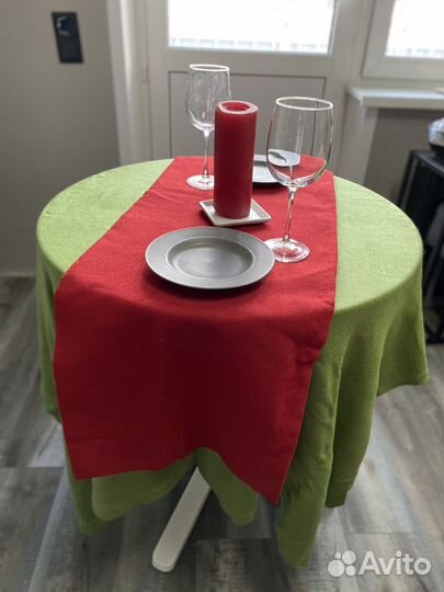 Скатерть с комплектом дорожек