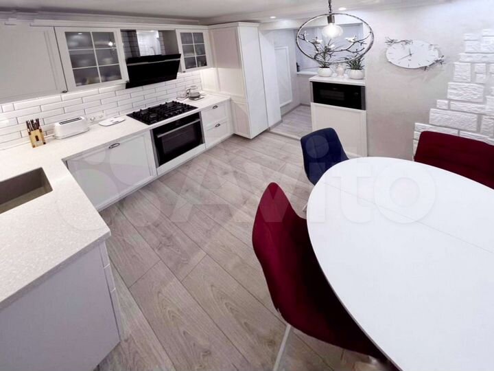 3-к. квартира, 70 м², 2/10 эт.