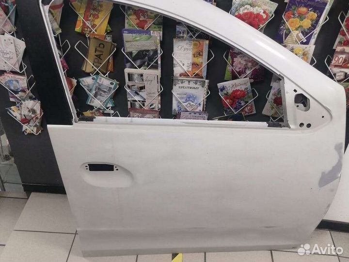 Передняя правая дверь рено Логан 2