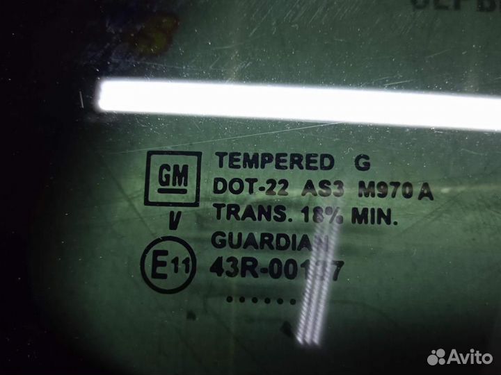 Стекло корпусное багажного Cadillac Escalade