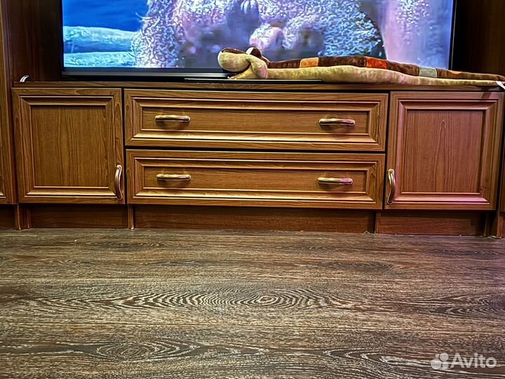 Тумба под тв и шкаф