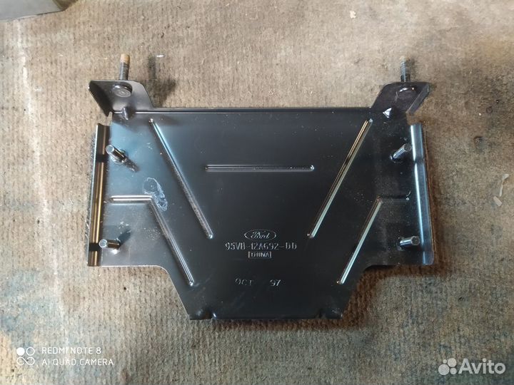 Площадка эбу двигателя Ford Transit