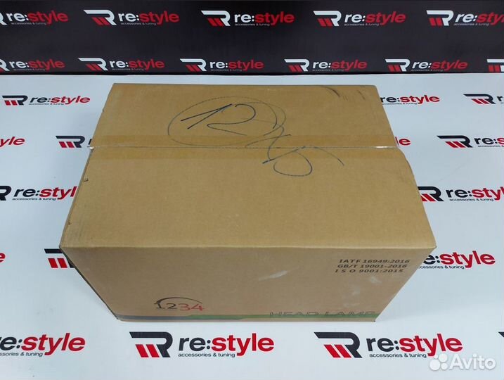 Фонари задние Lexus LX570 N309