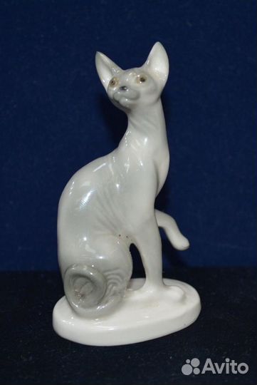 Мини. фарфоровая статуэтка- кот сфинкс. лфз (зав