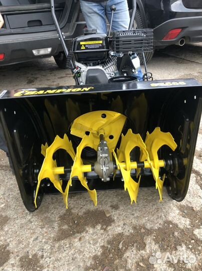 Снегоуборщик champion ST656