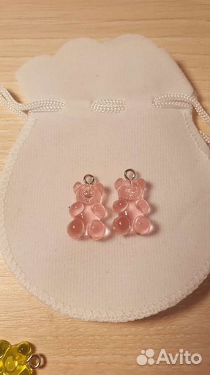 Новые серьги для девочек и девушек на 8 Марта