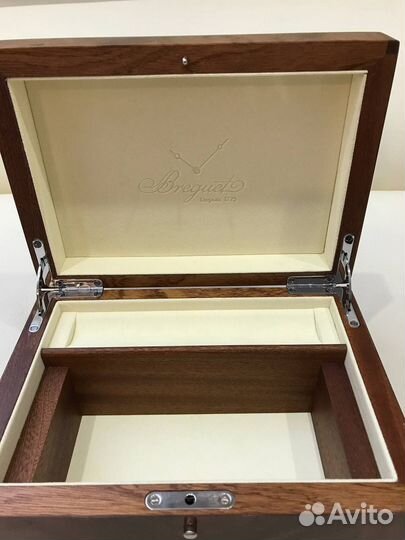 Футляр для часов Breguet