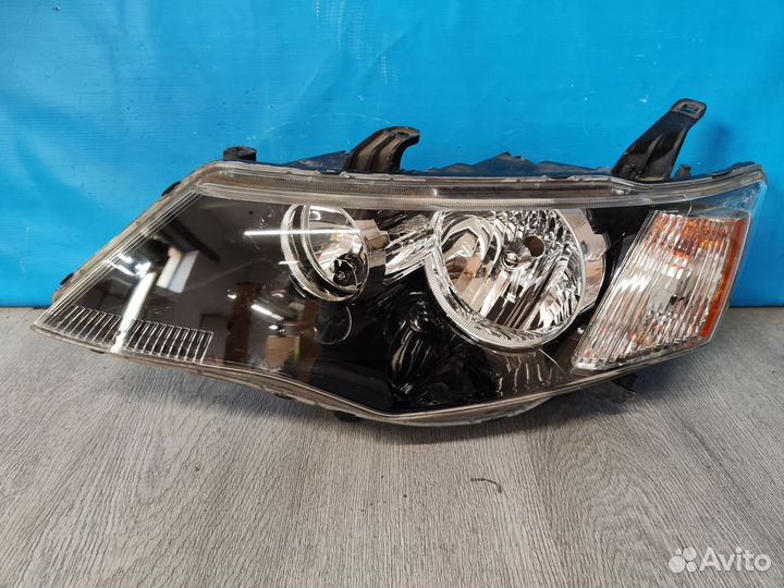 Фара левая Mitsubishi Outlander 2 хл 2007-2012