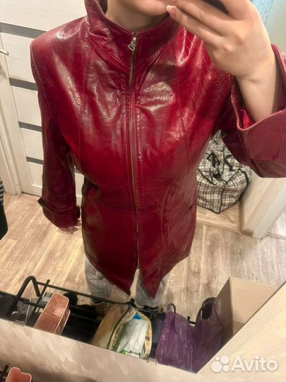 Винтажный кожаный плащ вишневого цвета
