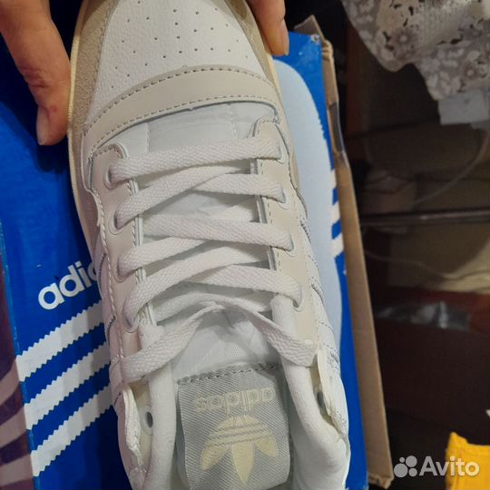 Кроссовки adidas