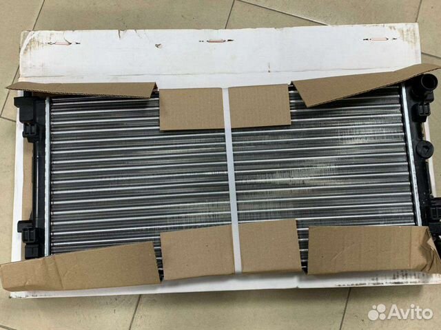 Радиатор охлаждения Фольксваген Поло