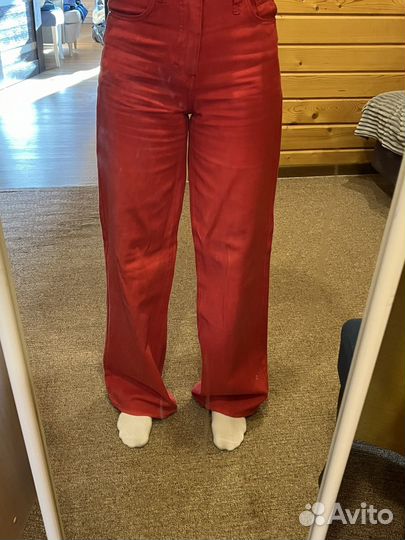 Джинсы красные