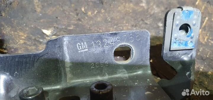 Петля капота правая Opel Insignia 2008-2017