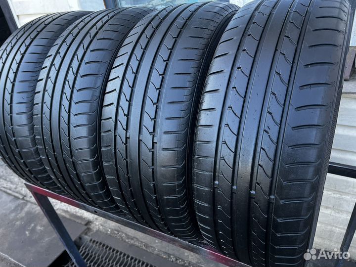 Maxtrek Maximus M1 215/55 R17 98V