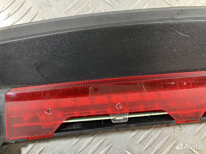 Дополнительный стоп-сигнал Audi A8 D4/4H 2012