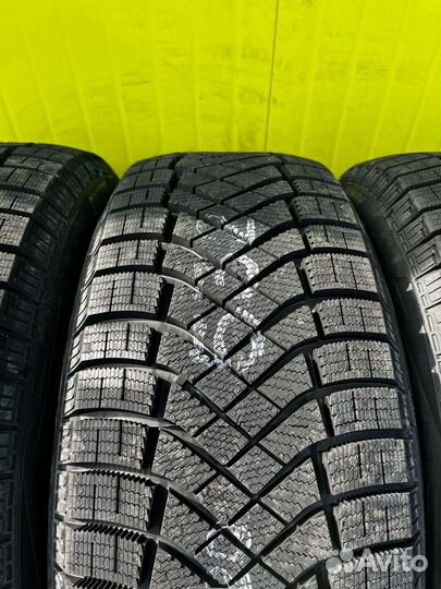 Pirelli Ice Zero FR 225/65 R17