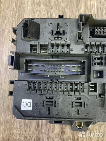 Блок предохранителей Opel Astra H универсал Z16XEP