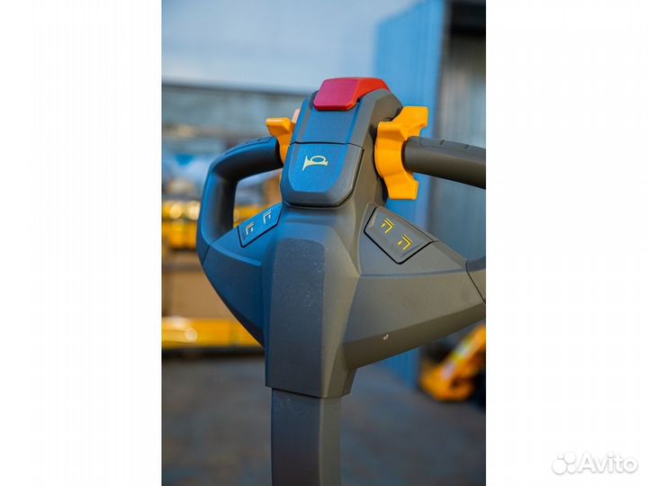 Штабелёр с двигателем cddr15-II 5M