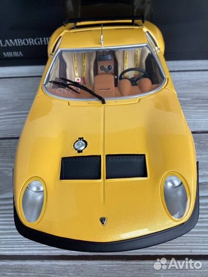 Модель автомобиля Lamborghini Miura SVR 1:18