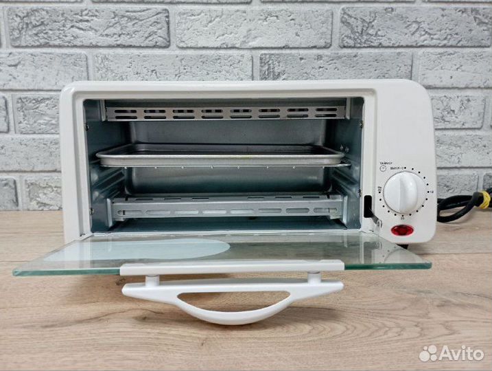 Мини печь StarWind SMO2041