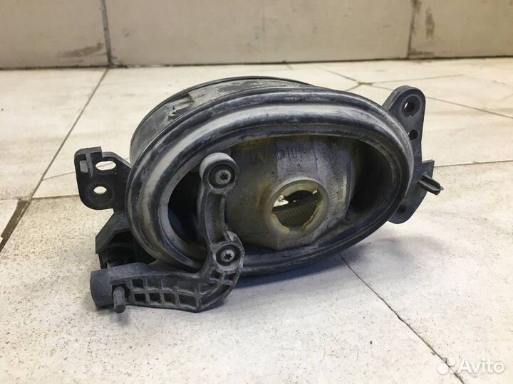 Фара противотуманная правая Mercedes-Benz B-class